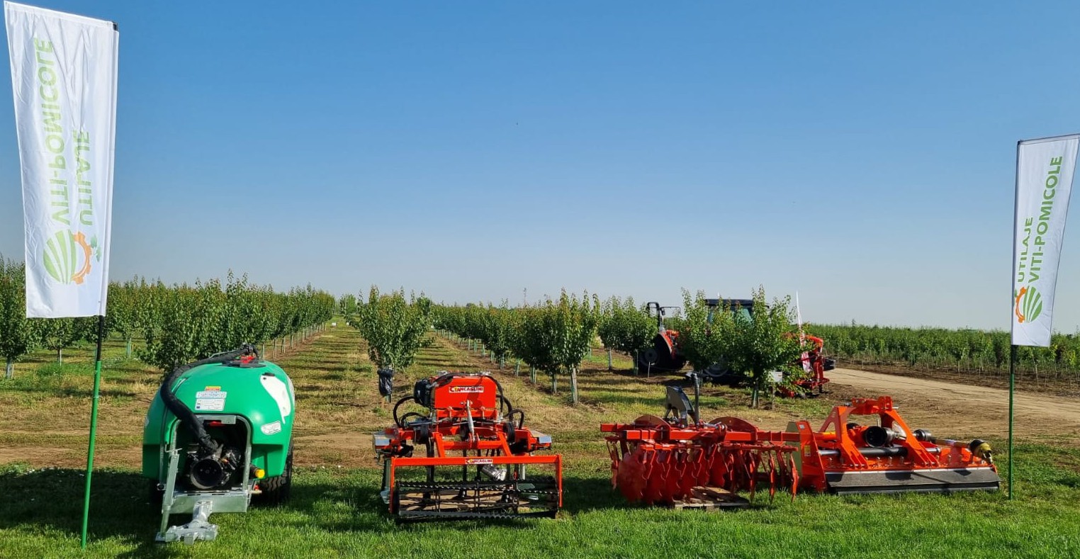 Suntem importatori oficiali în România de utilaje agricole fabricate 100% în Italia, destinate viticulturii, pomiculturii și culturii mari. Colaborăm cu producători de top din Europa, cu zeci de ani de experiență în spate. Ne dedicăm să oferim fermierilor români tehnologie de ultimă generație, adaptată nevoilor reale din teren – pentru muncă eficientă, costuri reduse și rezultate mai bune.